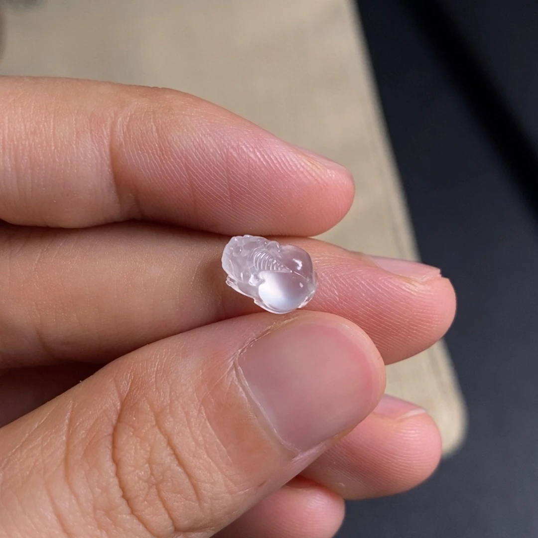 翡翠未镶嵌颈饰貔貅