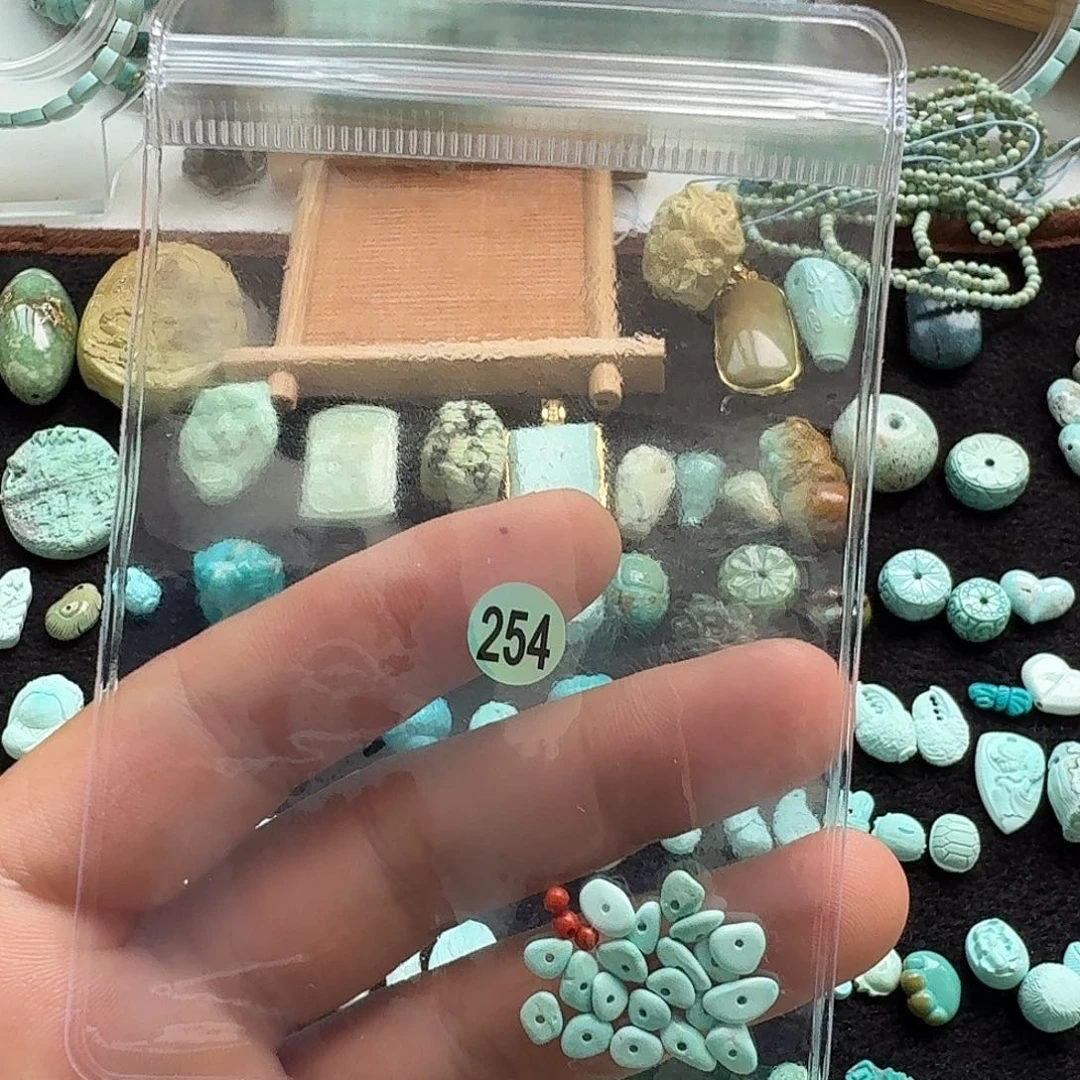 小***～南红玛瑙未镶嵌珠宝奇石