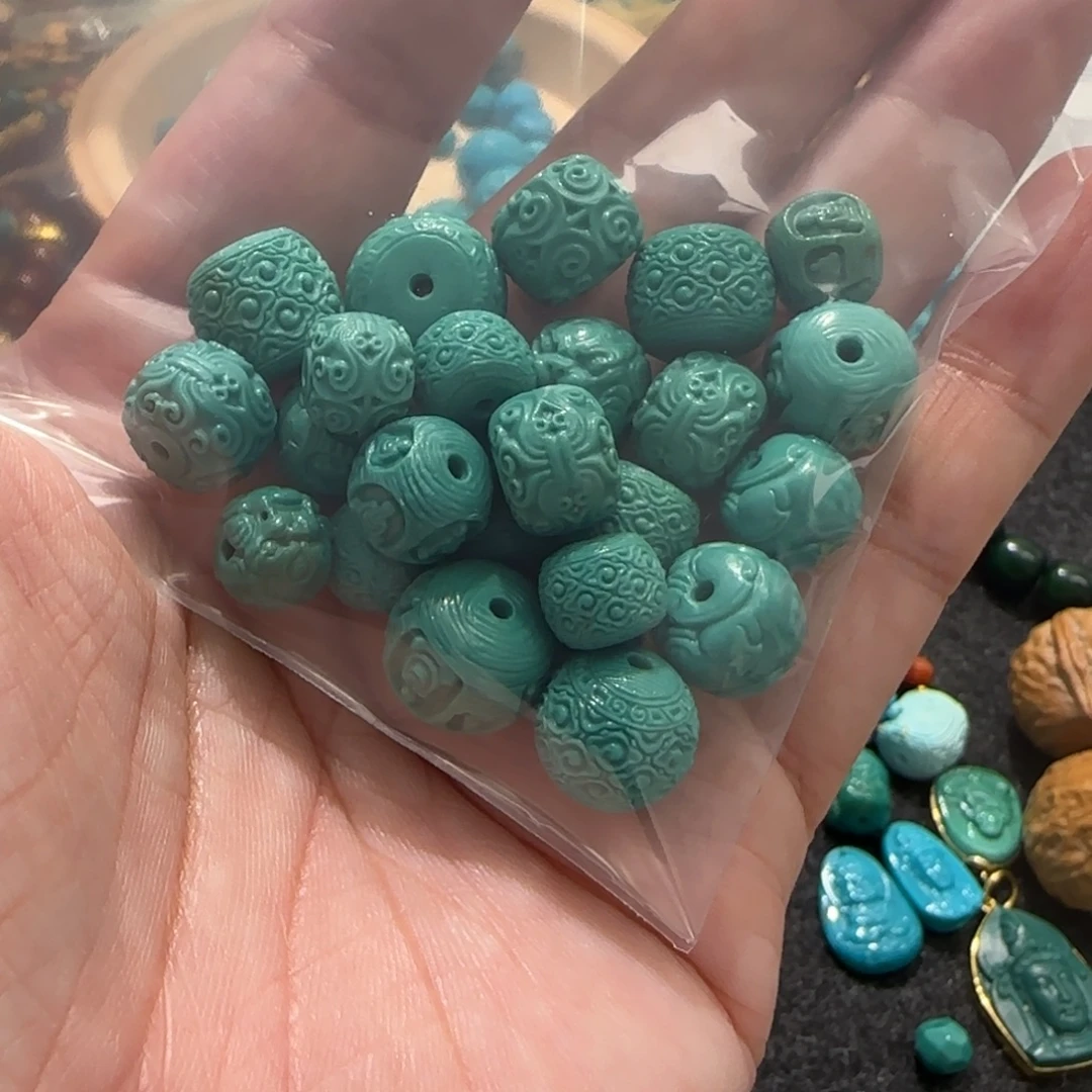 颜****绿松石未镶嵌配饰