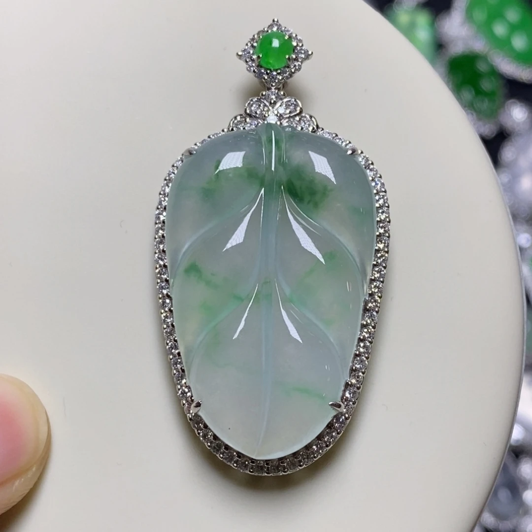 翡翠18K金镶嵌吊坠(不含链)叶子