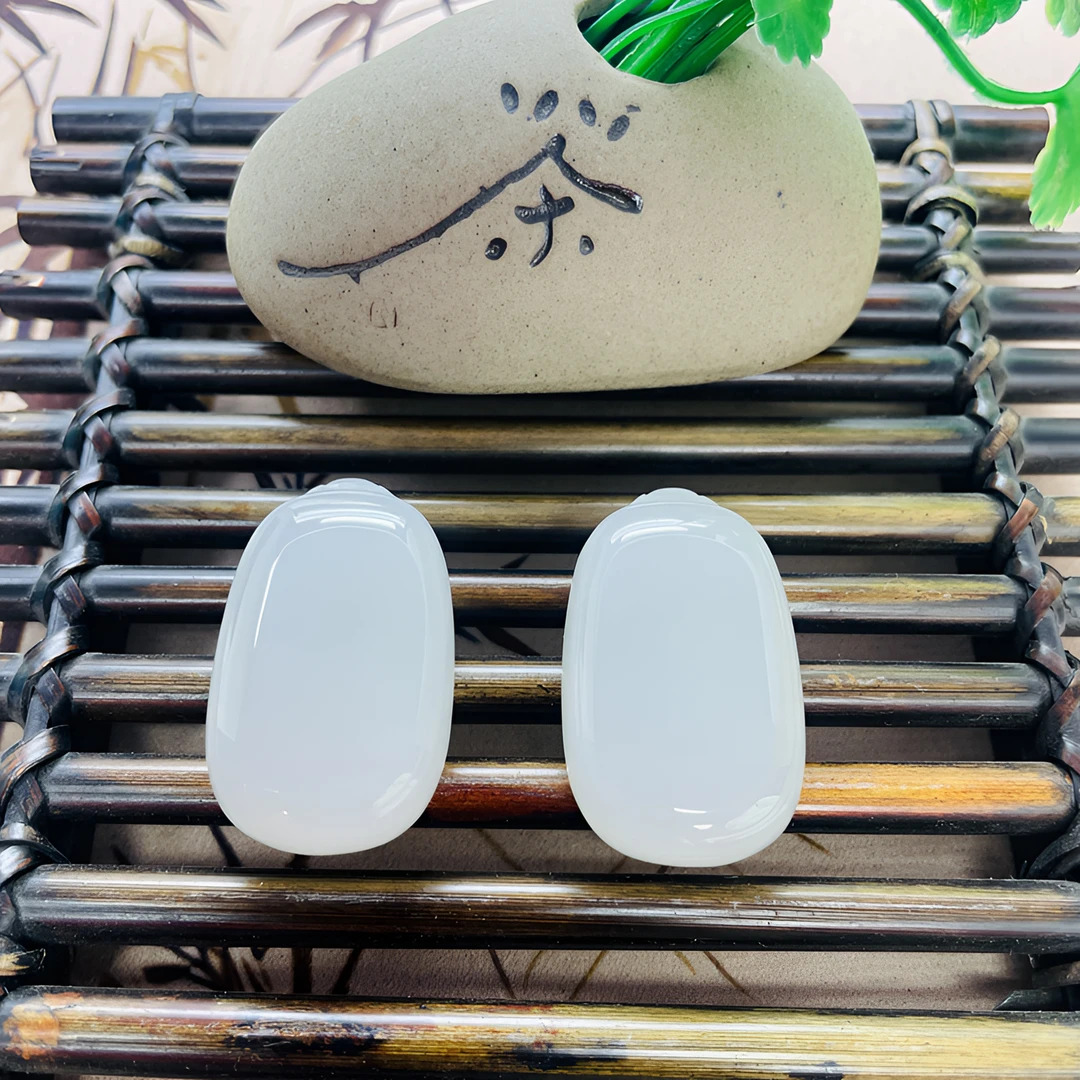 天然和田玉青海白玉高约36mm冰白素面平安无事牌，多样性发一件