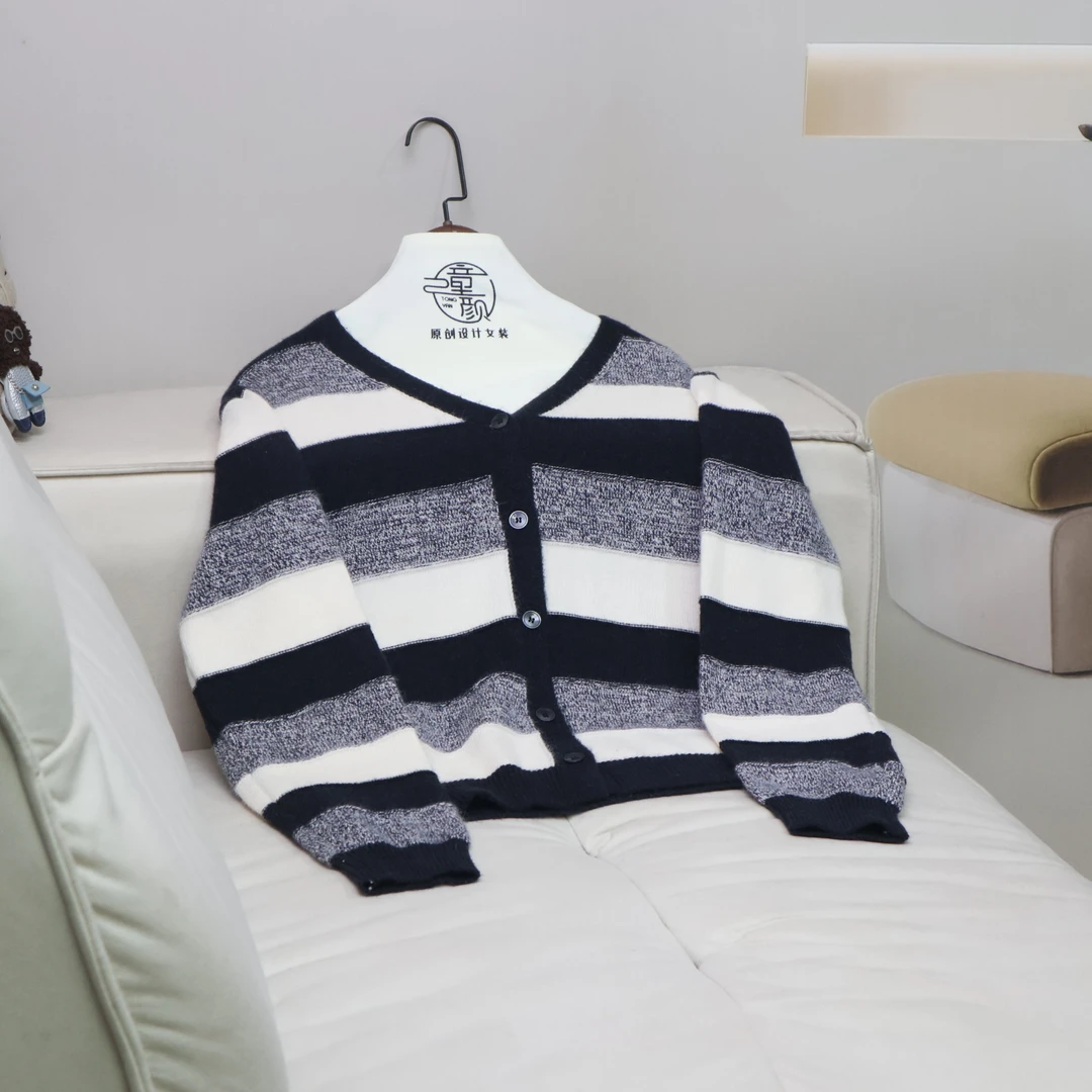 【12941】高品质原创设计藏青色百搭拼色V领针织开衫D