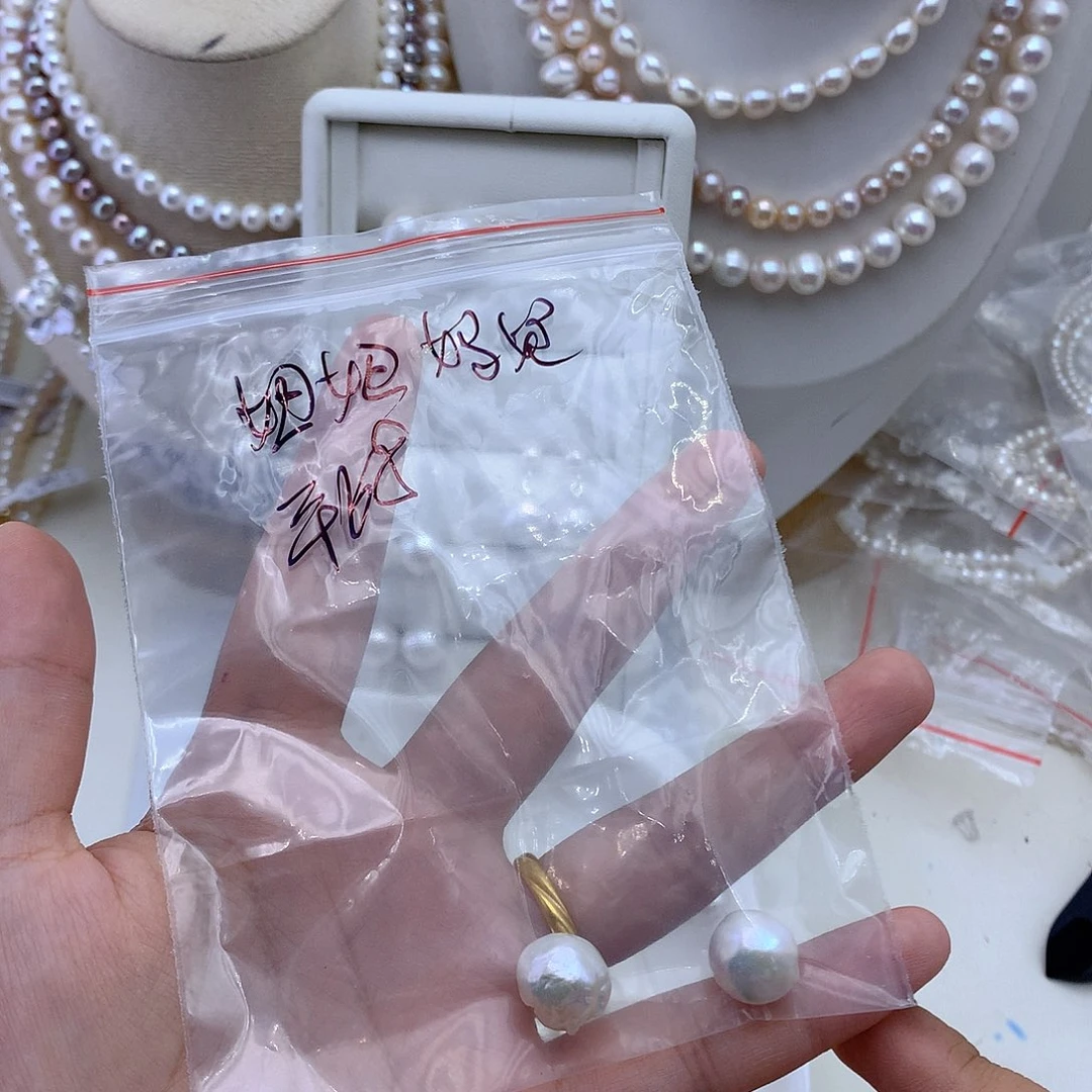 淡水珍珠银S925镶嵌耳饰
