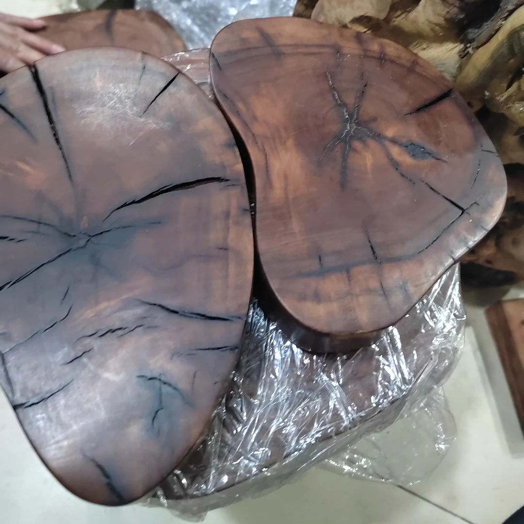 直播间的枣木手工艺制品