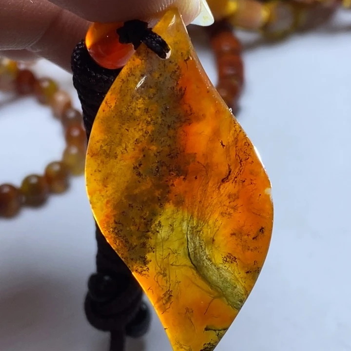 玛瑙/玉髓颈饰未镶嵌