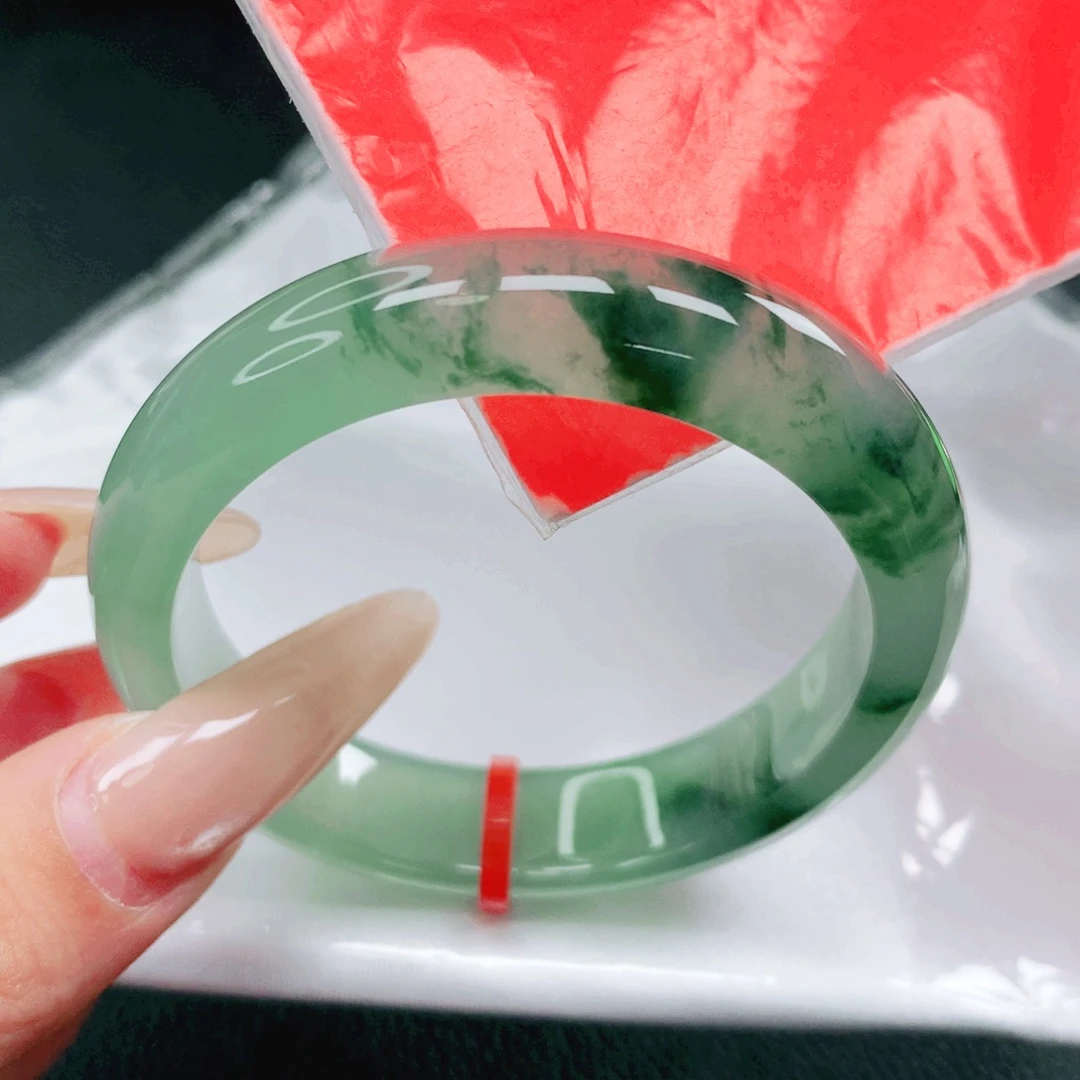 翡翠未镶嵌手镯54贵