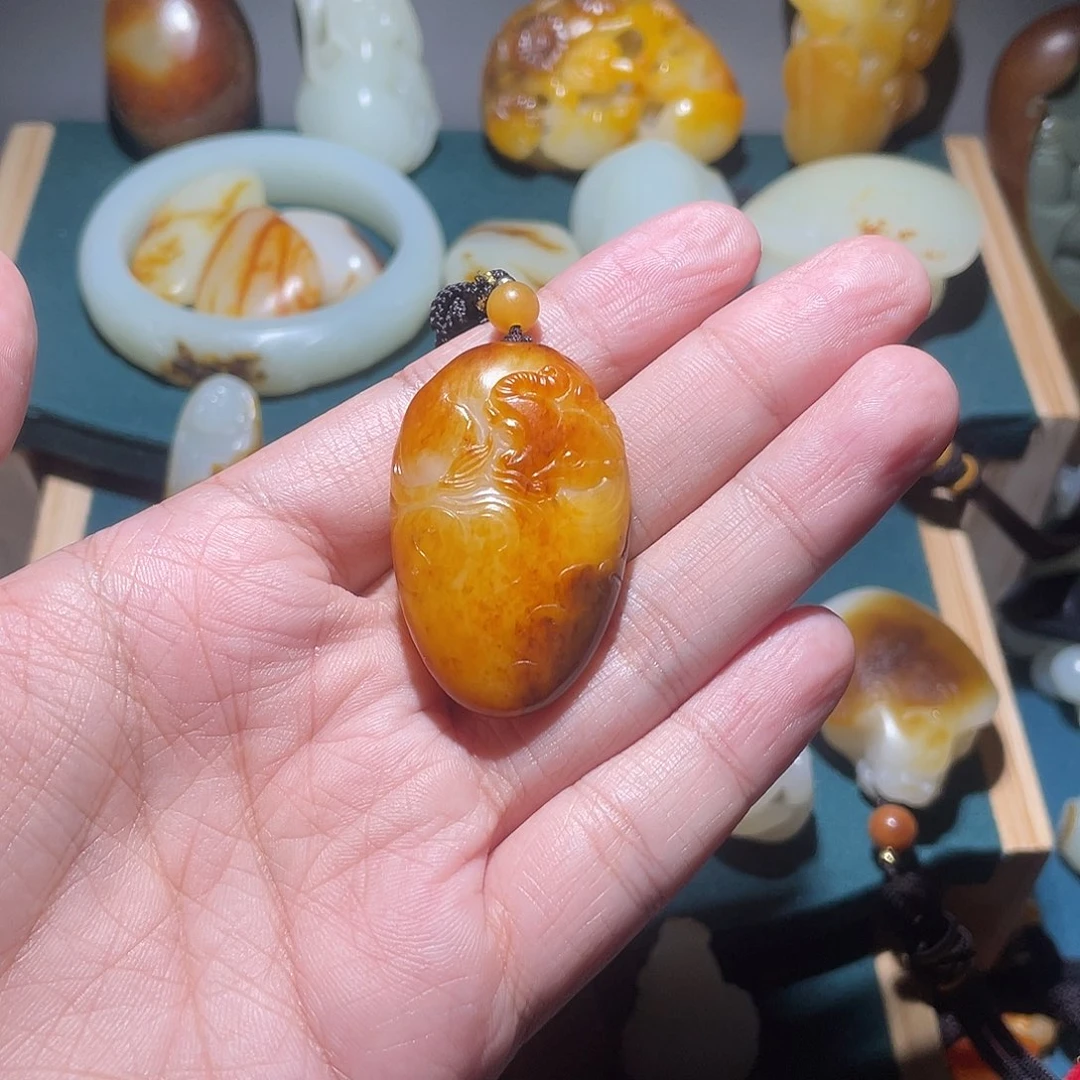 咖***豆颈饰未镶嵌和田玉