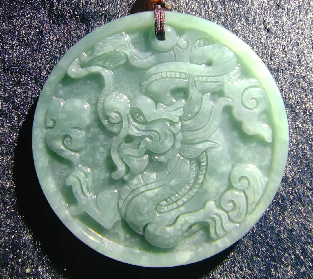 非金属合成锆石吊坠 精品日常穿戴龙飞对气质百搭