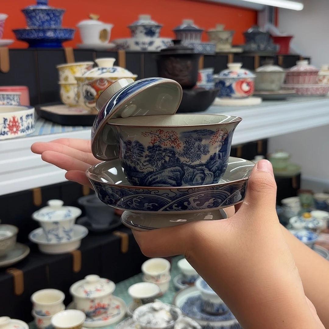 茶具是指由两块金属做成