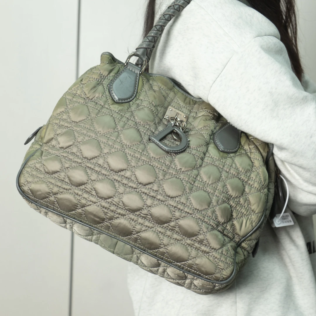 95新 DIOR/迪奥 灰绿色菱格纹手提包/单肩手提/33/A05028AA05