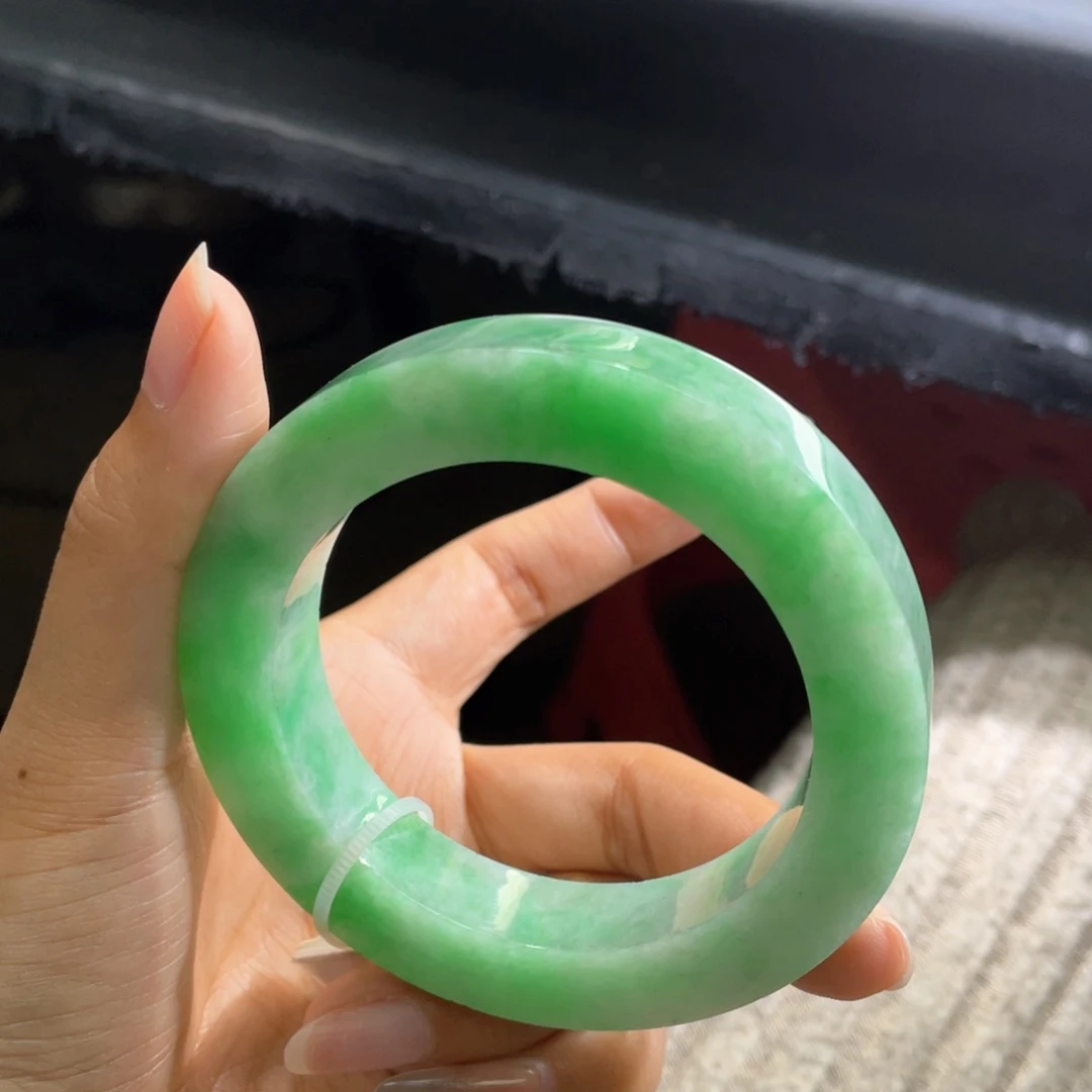 未镶嵌翡翠手镯定制翡翠