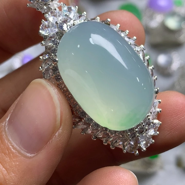 翡翠未镶嵌戒指铜托，卖裸石，需要二次镶嵌