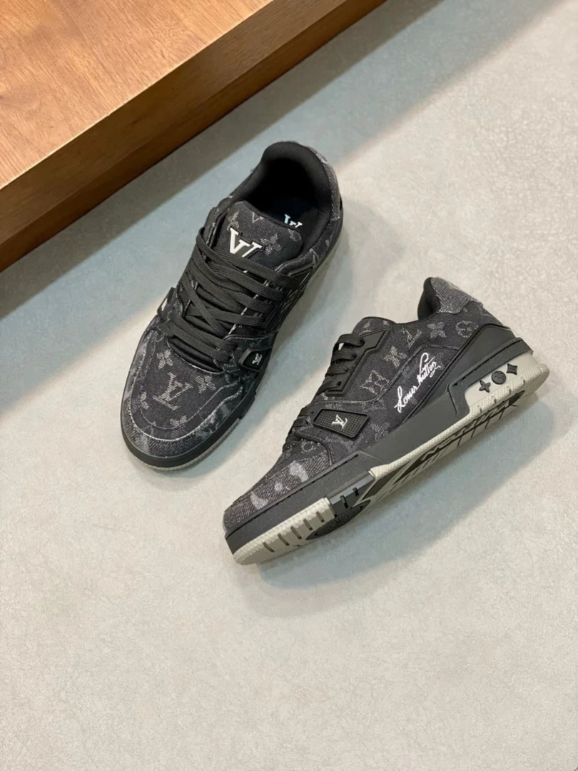LOUIS VUITTON Trainer板鞋 圆头平底 低帮 男女同款
