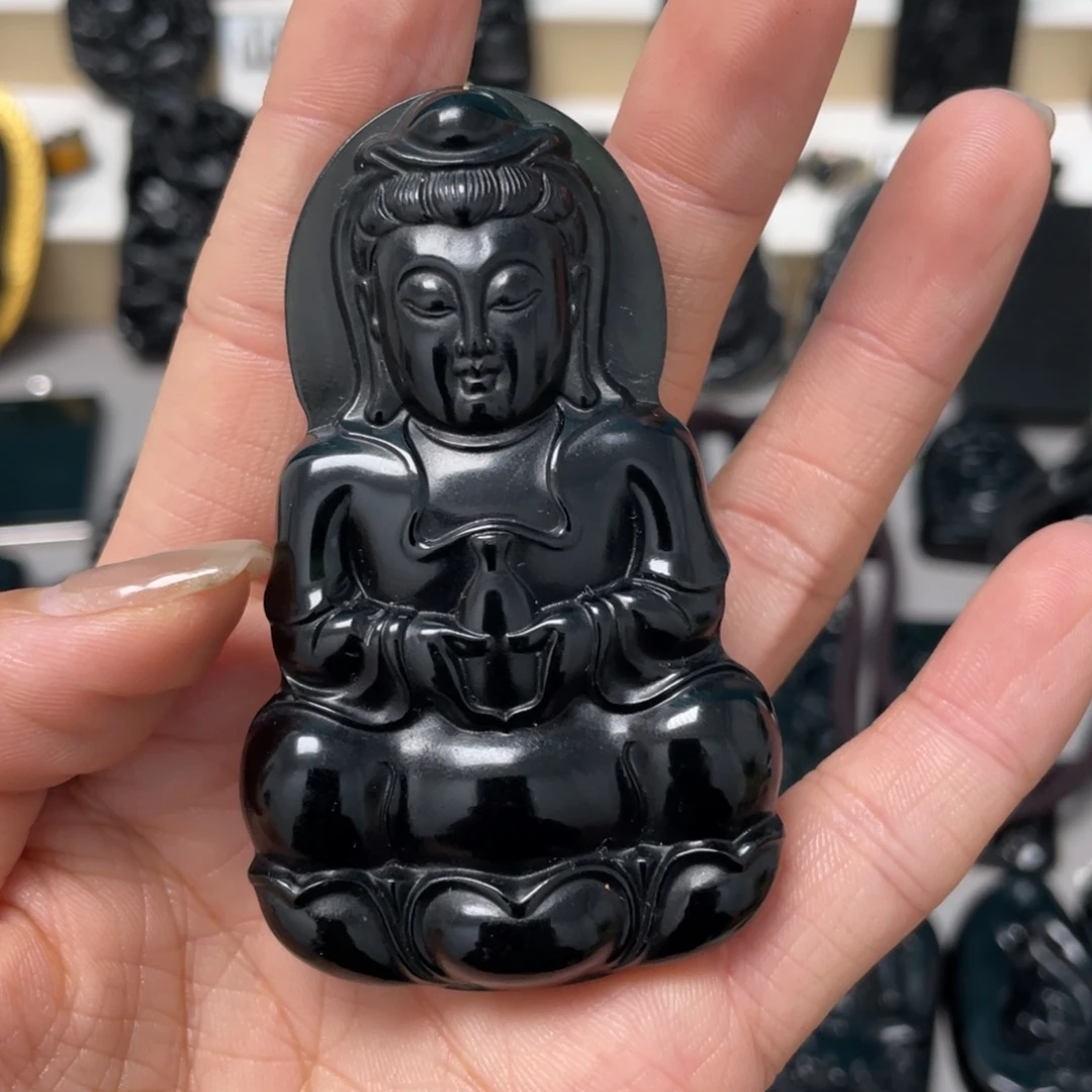 秦***Z蛇纹石玉未镶嵌吊坠