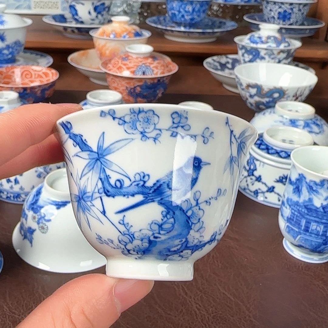 杯青花釉下铃铛杯