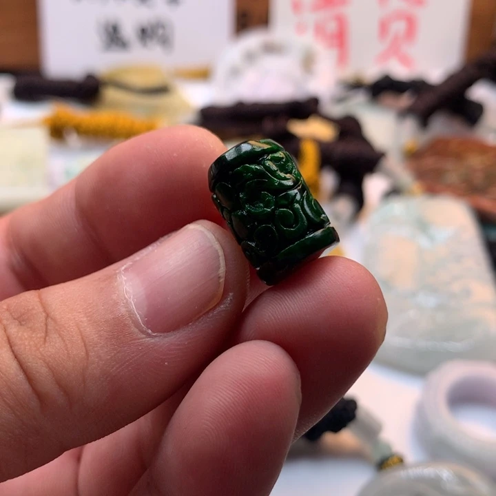 翡翠未镶嵌颈饰保真天然a货翡翠