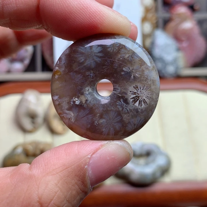 硅化珊瑚（珊瑚玉）颈饰未镶嵌