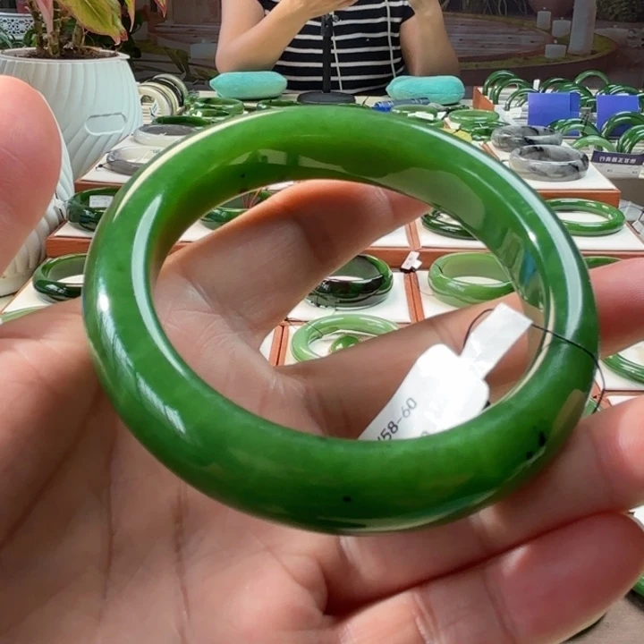 和田玉（碧玉）手镯未镶嵌