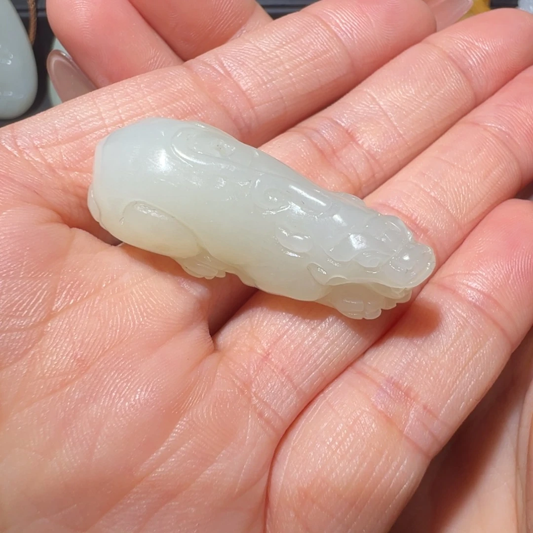 和田玉未镶嵌颈饰停****福