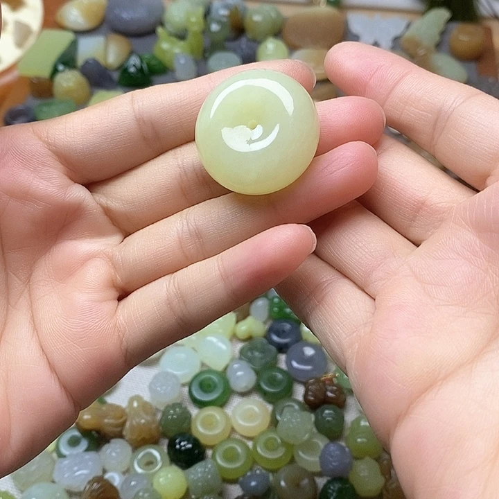 未镶嵌和田玉挂件