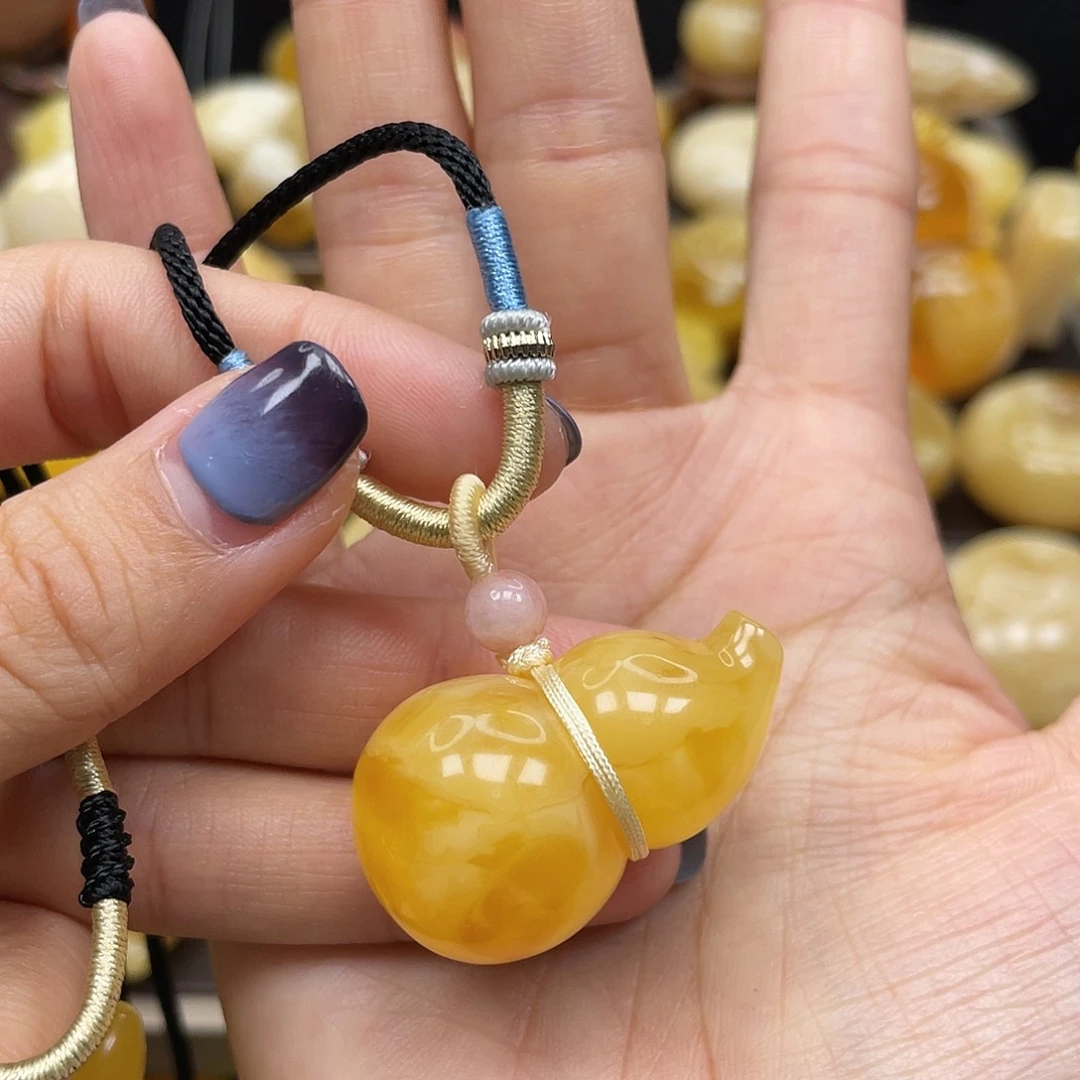 蜜蜡裸石未镶嵌蜜蜡