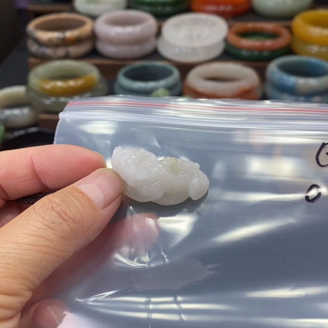 未镶嵌吊坠石英质玉