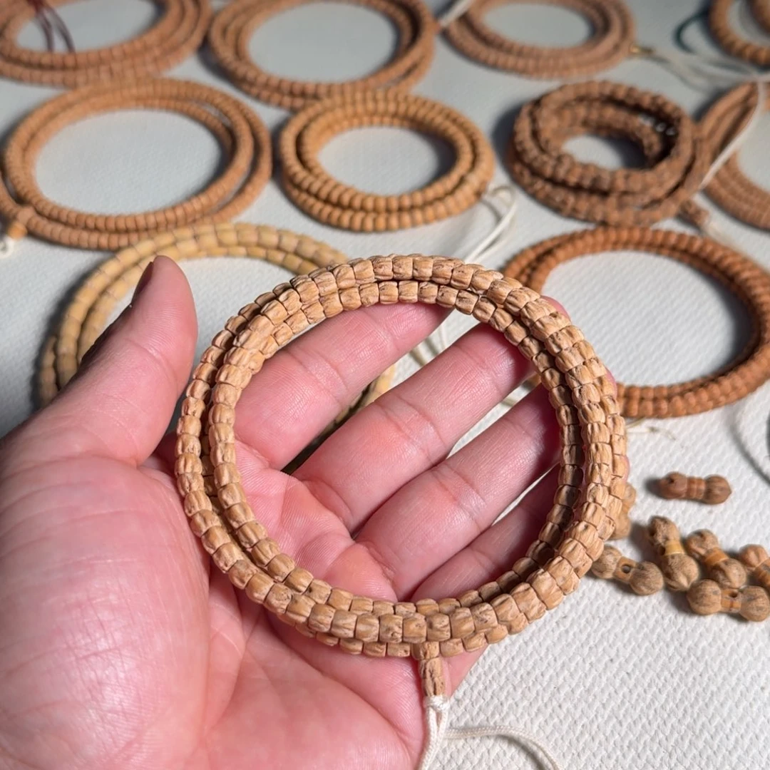 L***h柏香籽/百香籽吊坠