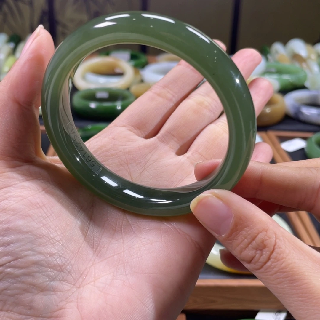 和田玉未镶嵌手镯58圈