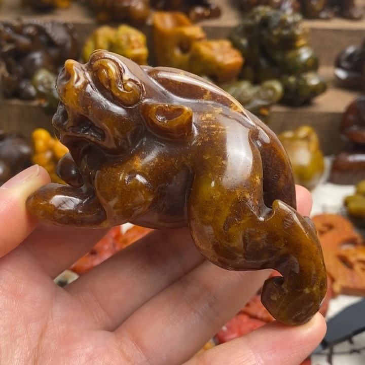 未镶嵌蛇纹石玉颈饰