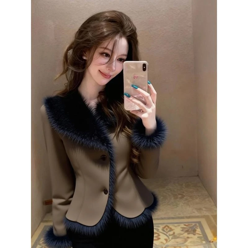 设计感深咖色毛绒外套2025冬季新款高级感小香风气质收腰显瘦上衣