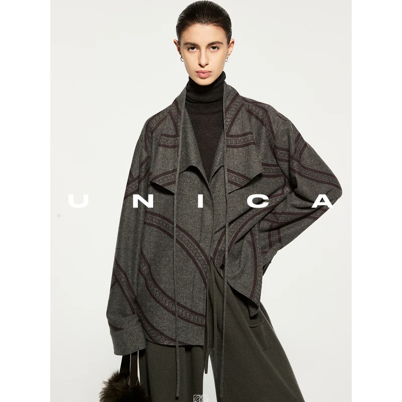 UNICA/小马图腾围巾领自由多穿_羊绒法兰绒柔软纸片人显瘦衬衫