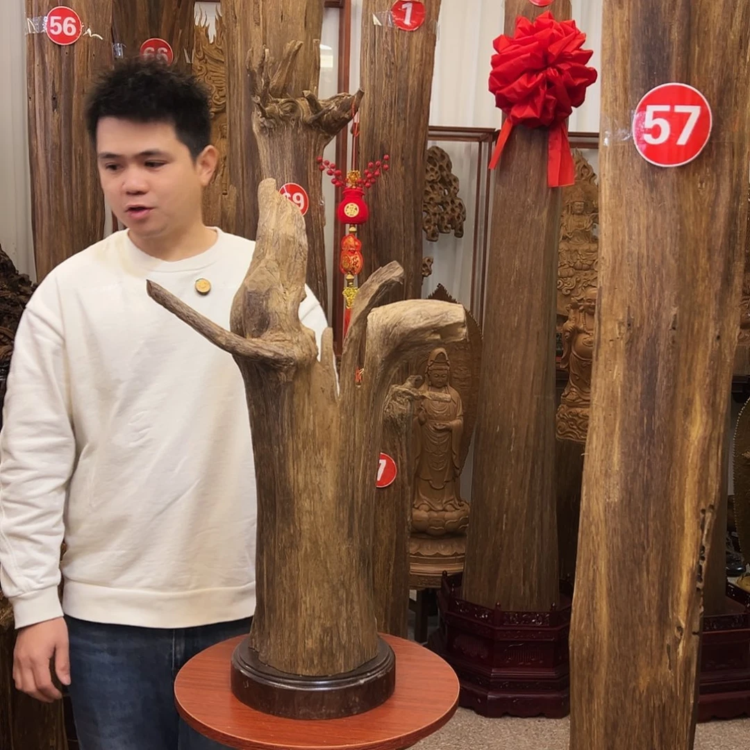 沉香摆件陈****坊沉香摆件