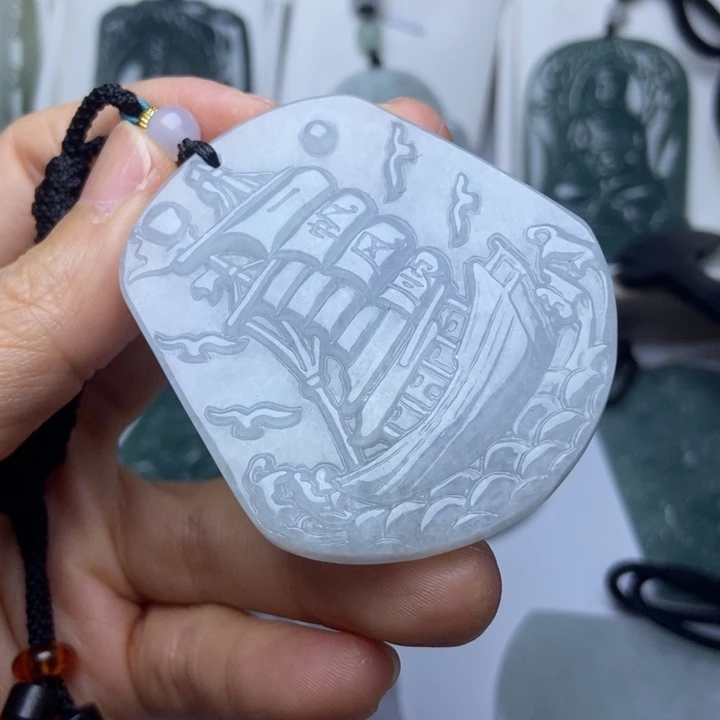 翡翠未镶嵌颈饰翡翠