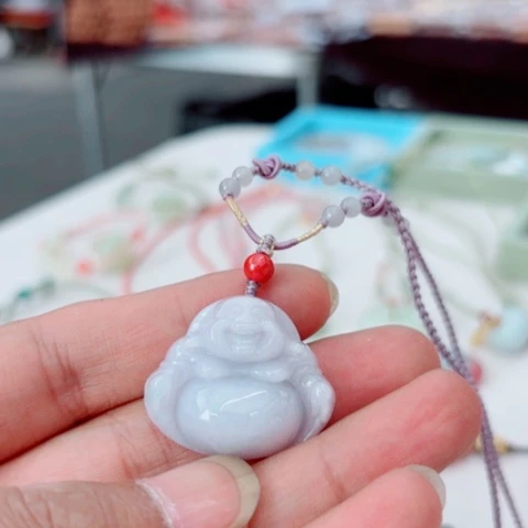 翡翠未镶嵌颈饰多样性