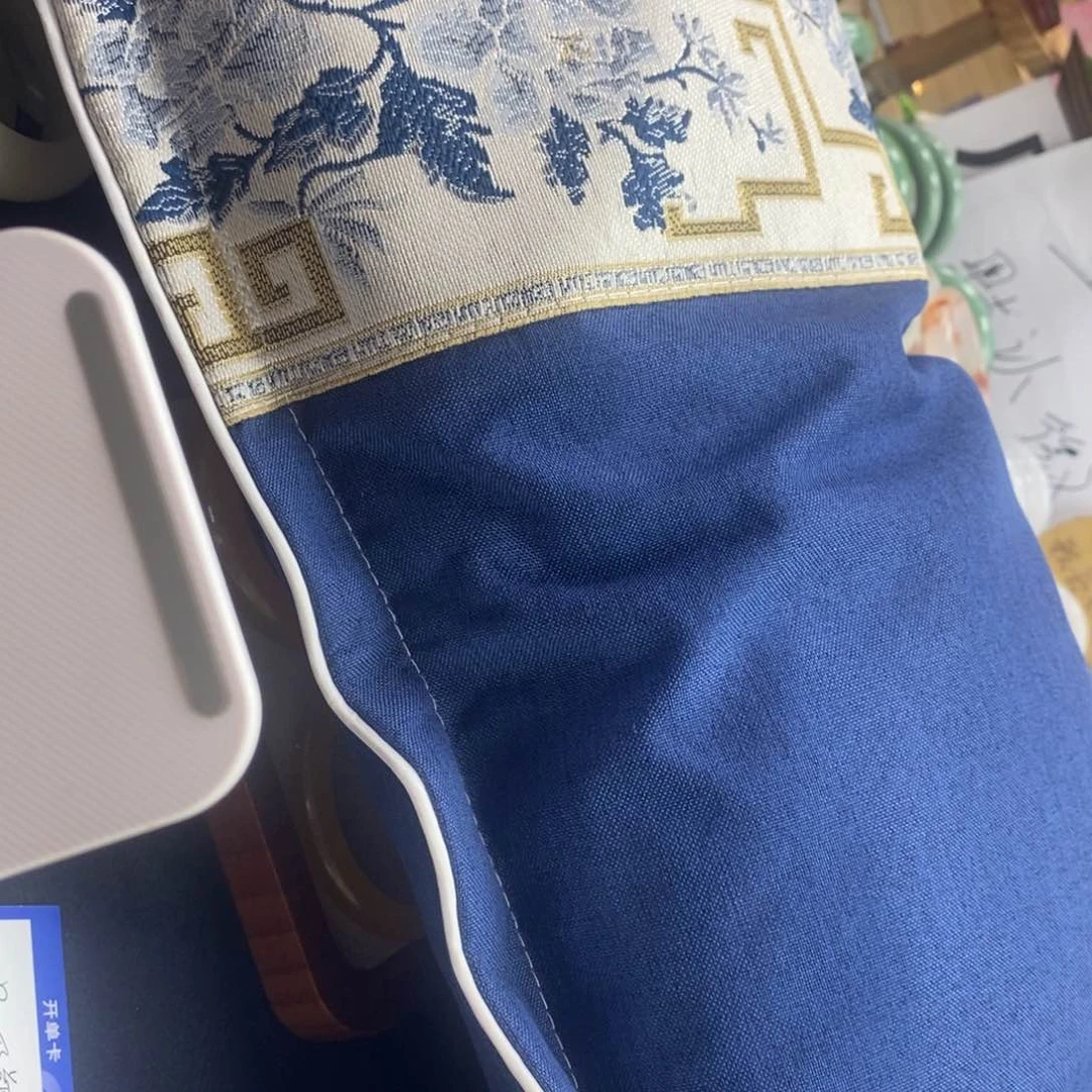 R****石英质玉手镯未镶嵌