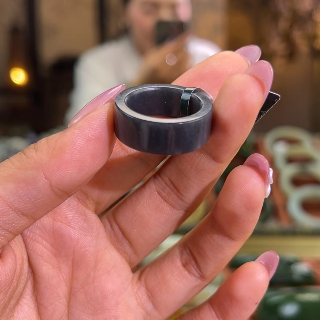 和田玉（墨玉）未镶嵌戒指