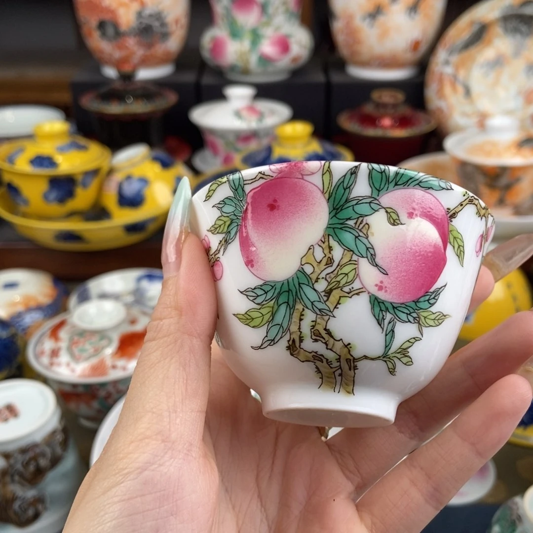 陶瓷艺术家的作品是一