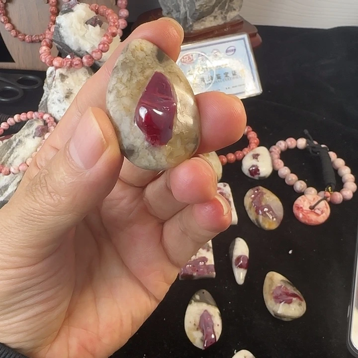 天然辰砂贵州万山天然大晶体朱砂吊坠正品