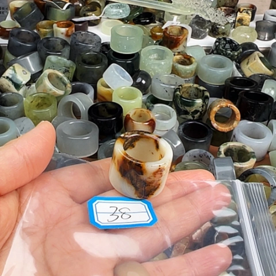 【闪购商品】蛇纹石玉合金颈饰c****k