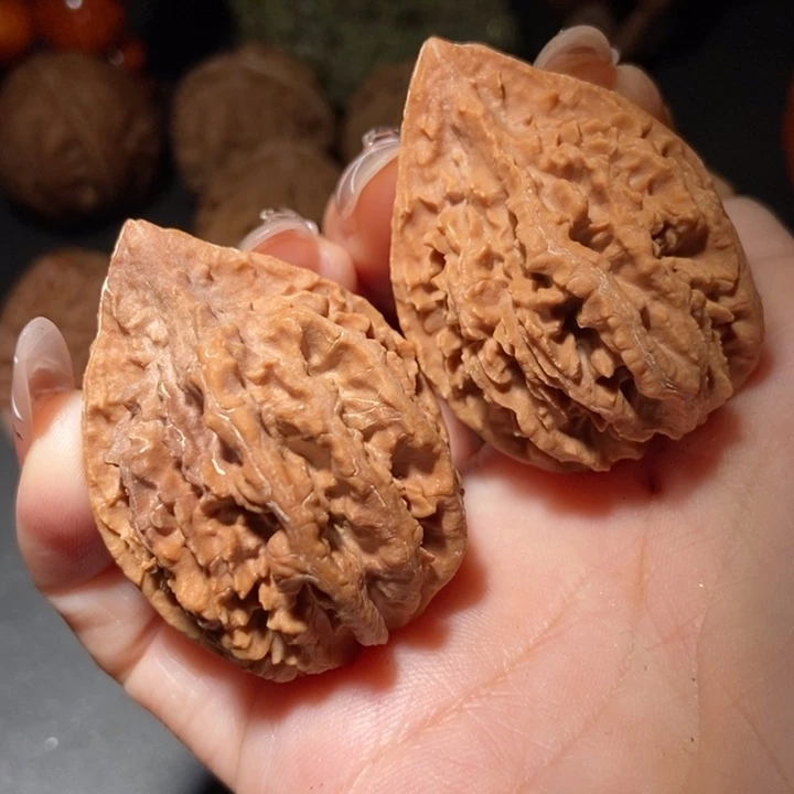 文玩核桃把件东北楸子小雪25瑕疵