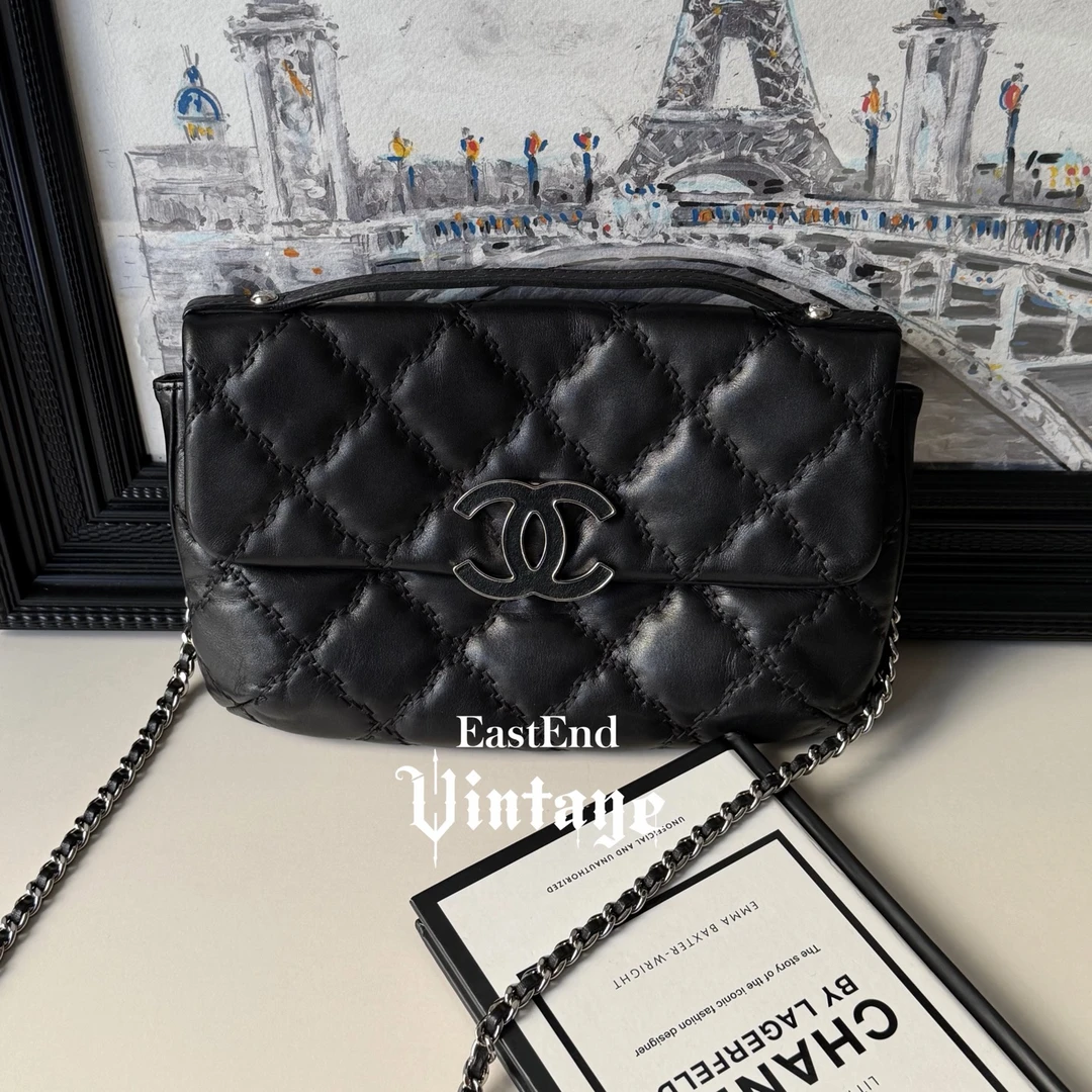 95新 Chanel/香奈儿 東区-黑色珐琅和菱格纹羊皮信封包/60809