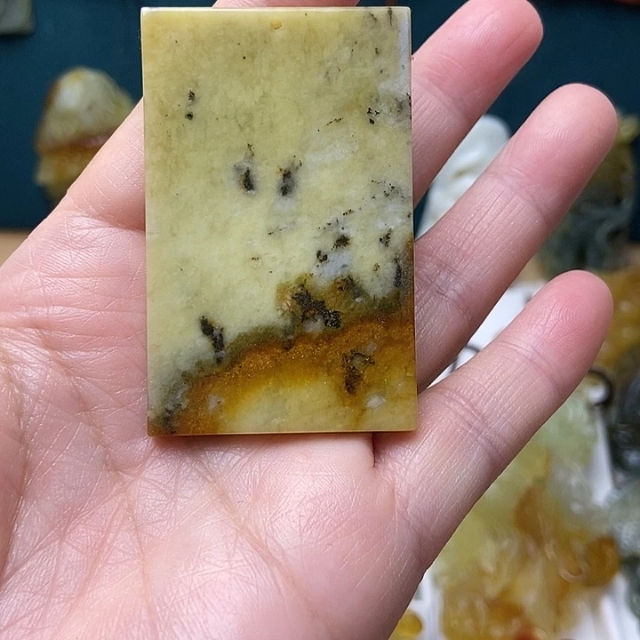 蛇纹石玉合金颈饰