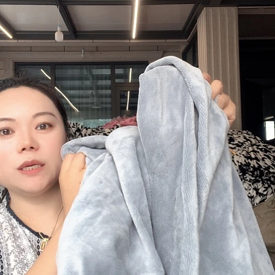 羊驼毛法兰绒灰色床裙245×250