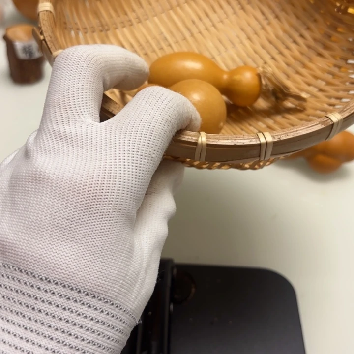 轩***爸天然手捻老皮葫芦