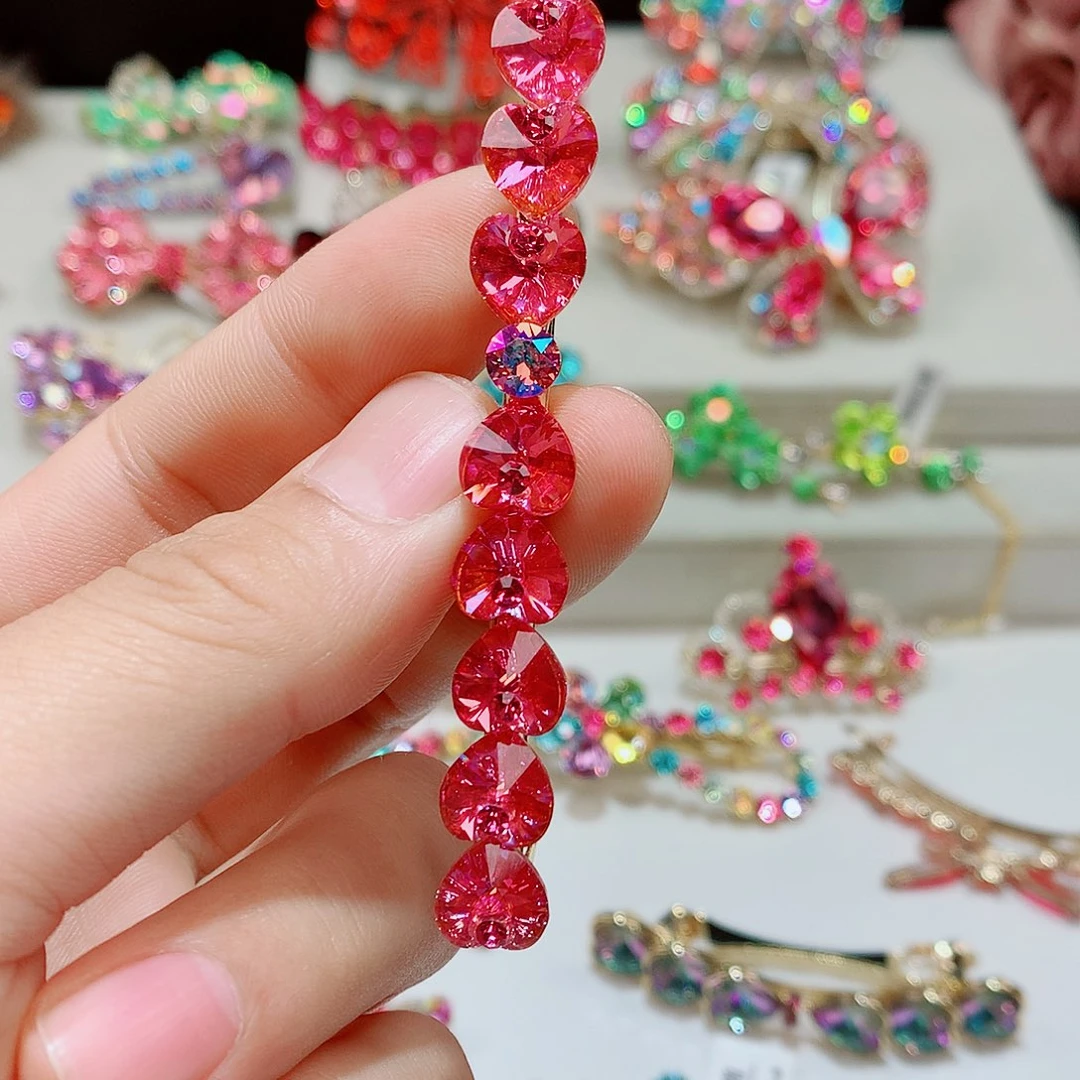 皮质铁合金发饰等