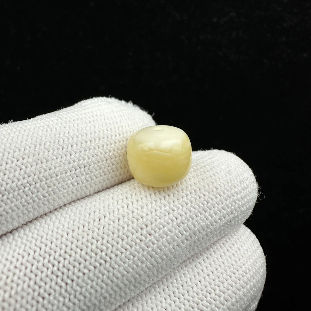 R9668天然蜜蜡俄料妖花墩子 11*9.2mm支持鉴定 假一罚四