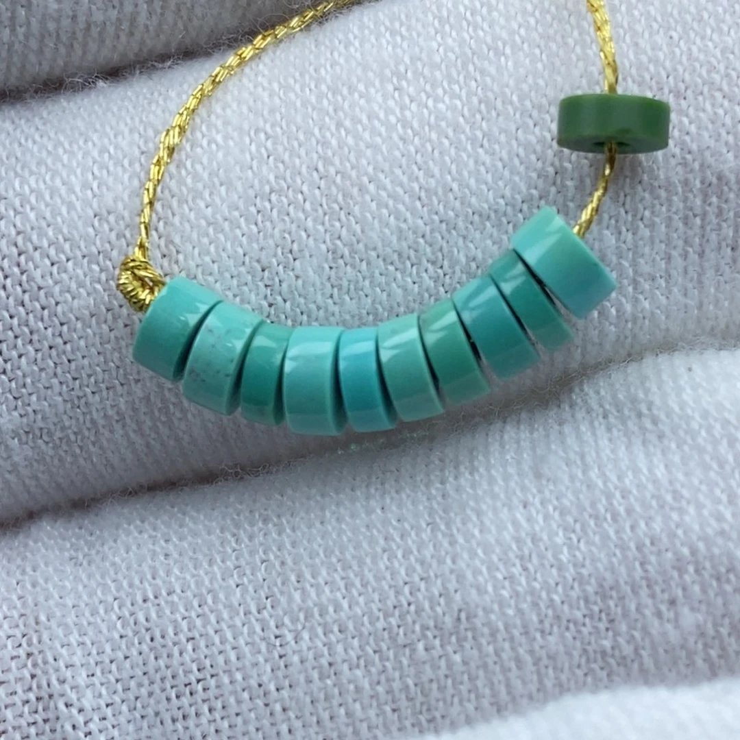 绿松石未镶嵌颈饰