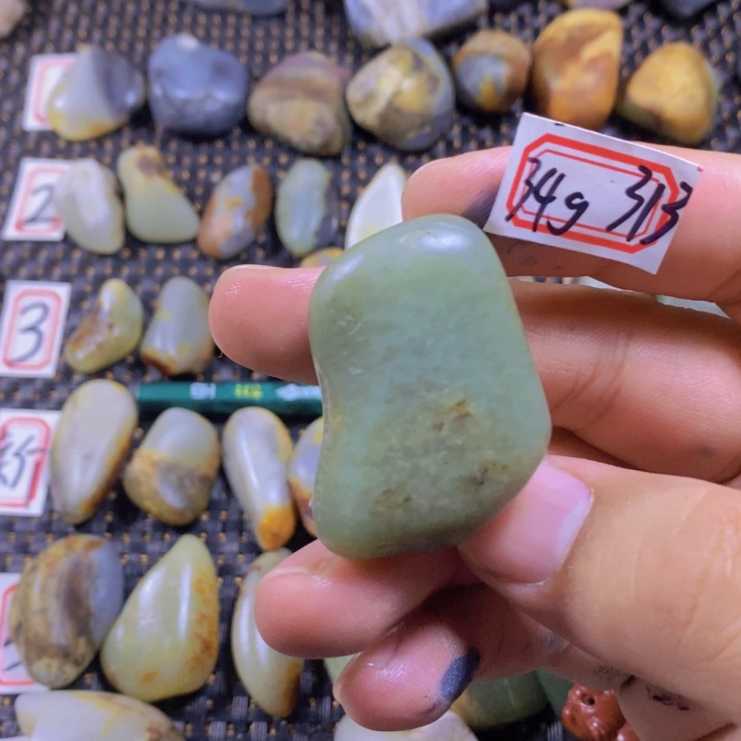 和田玉（糖玉）未镶嵌颈饰
