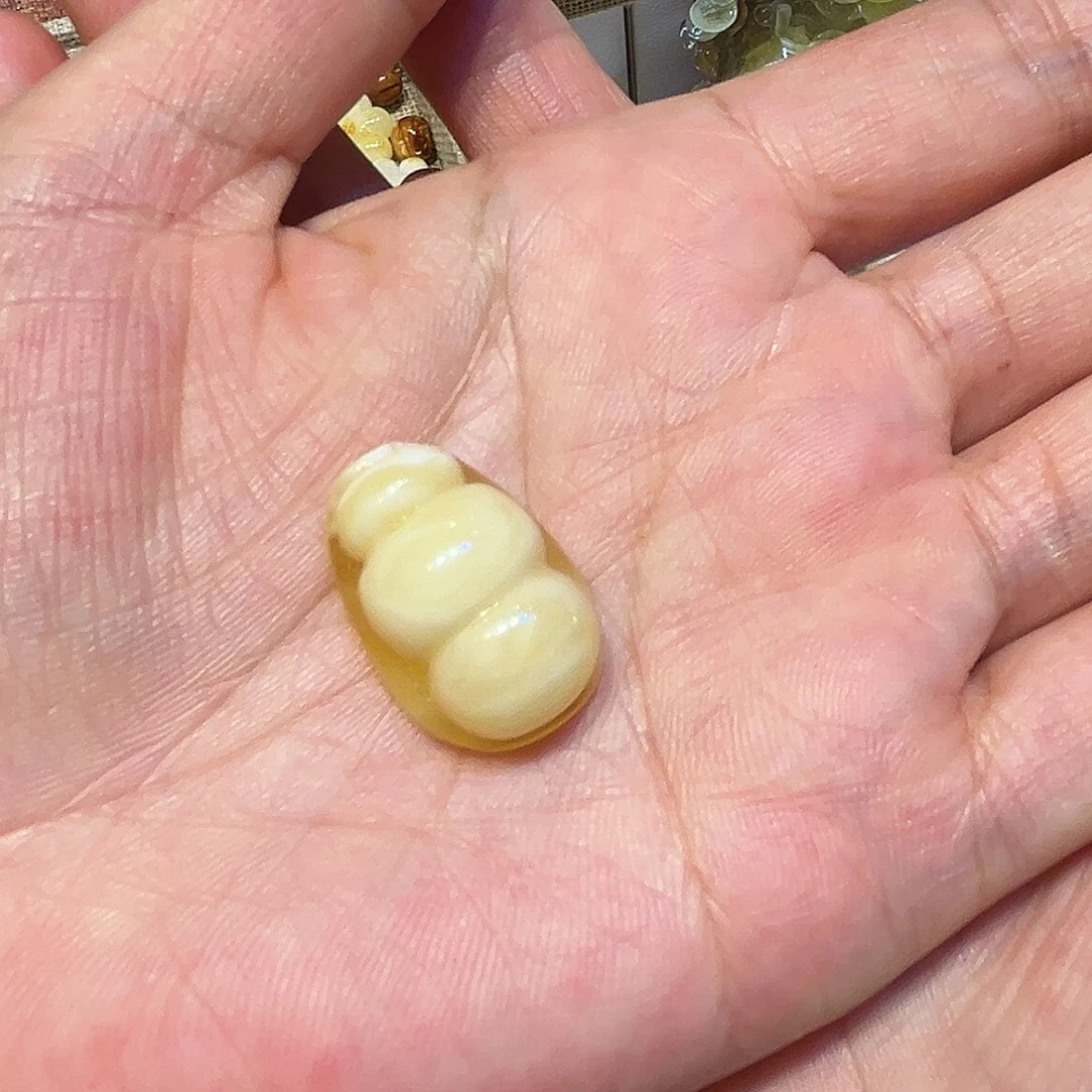 琥珀未镶嵌颈饰吊坠