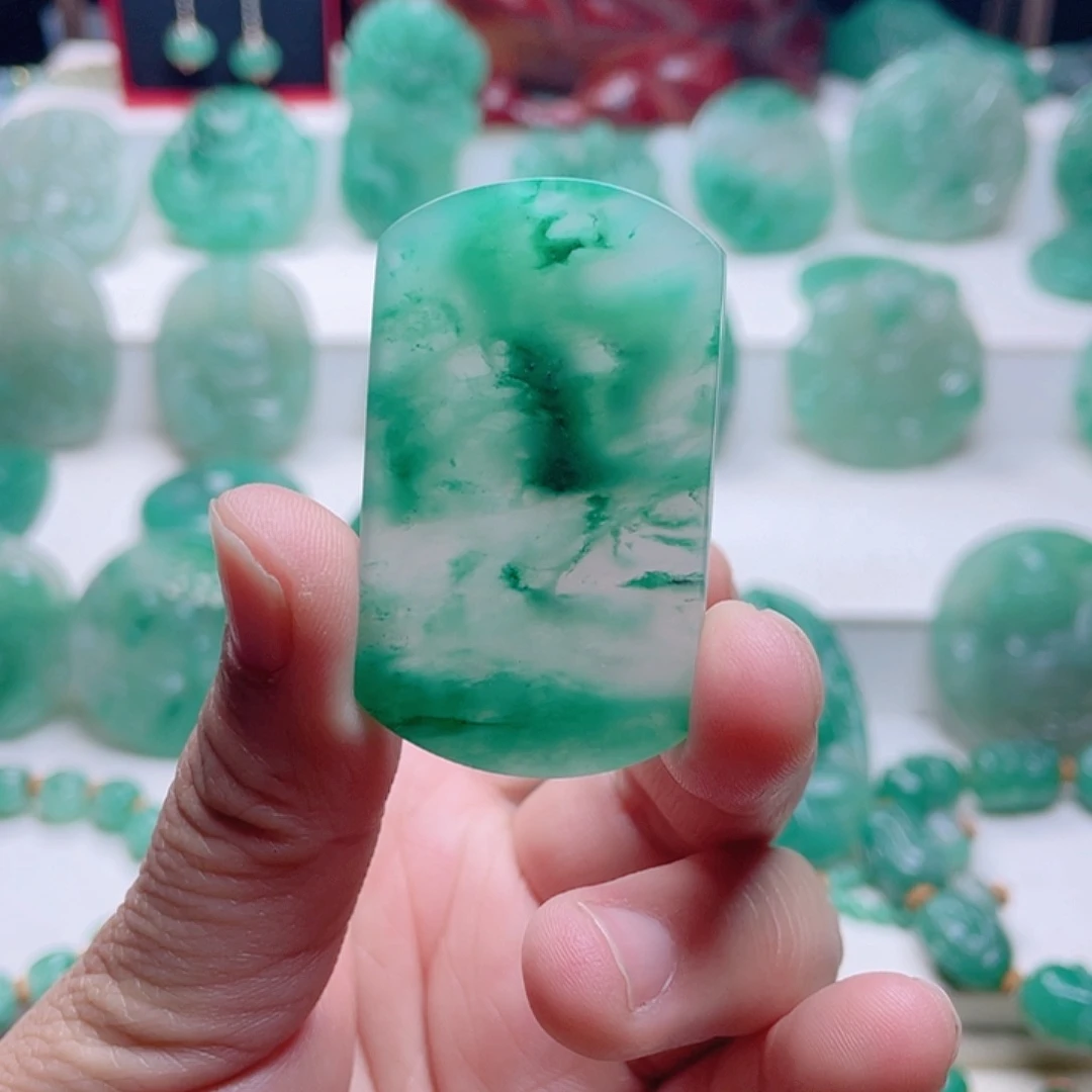 石英质玉未镶嵌颈饰